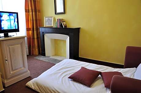 Family Room (2 Adults + 2 Children)