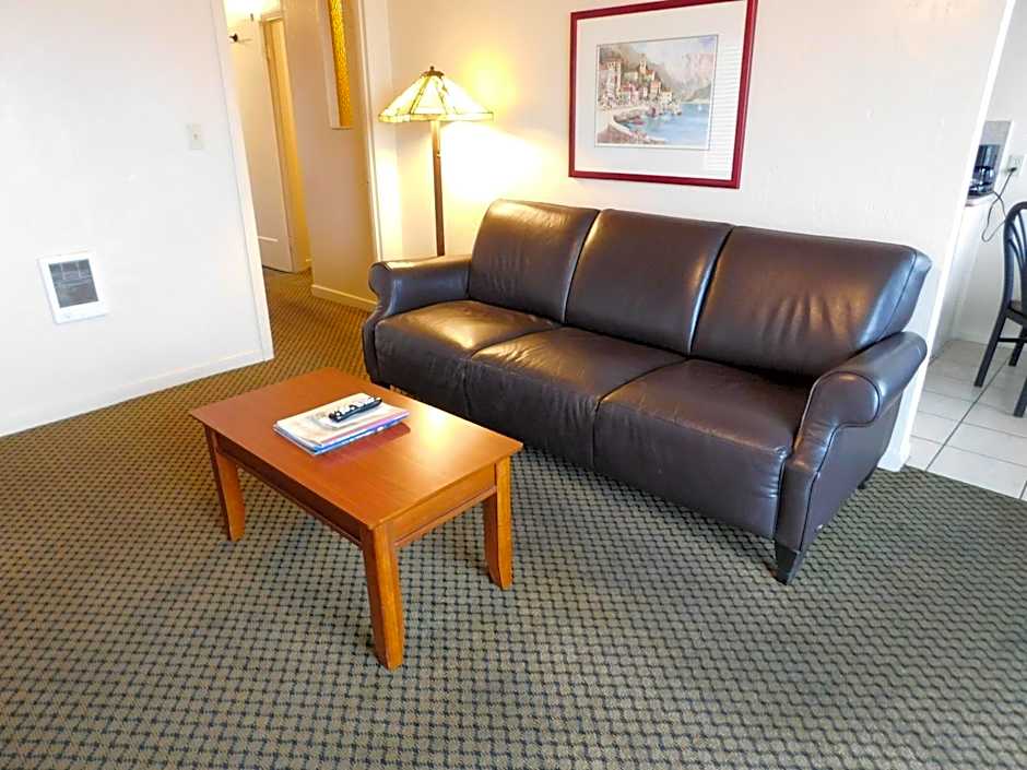 Capitola Venetian Hotel