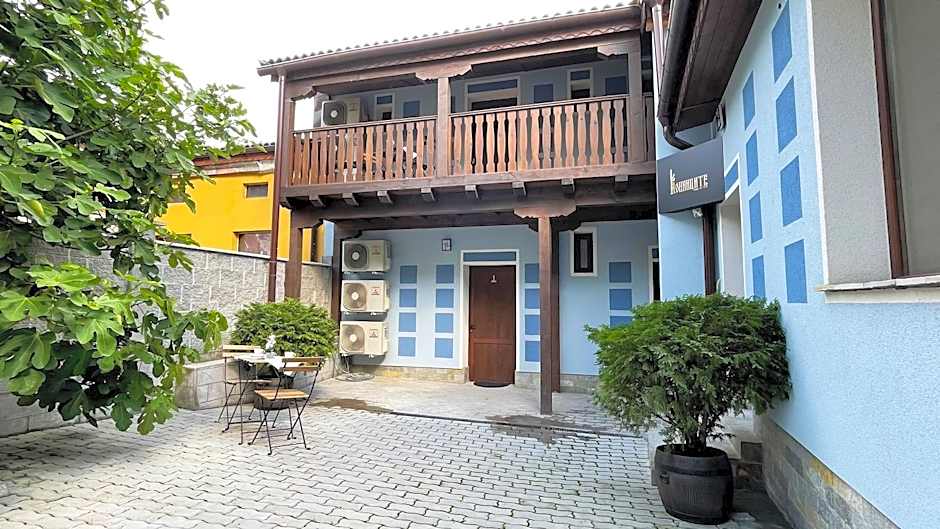 Апартхотел Конниците