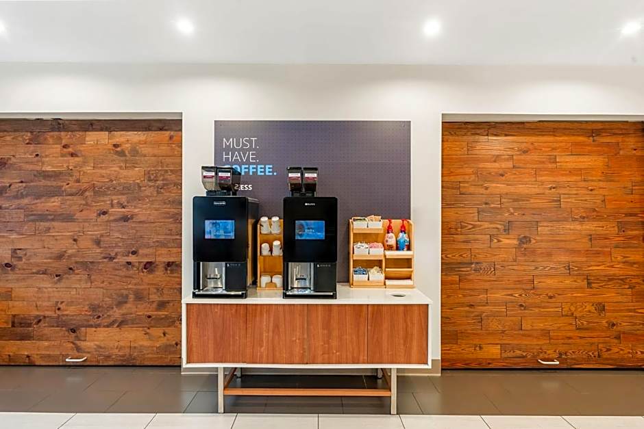 Holiday Inn Express and Suites St Louis-Chesterfield By IHG