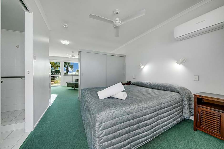 Reef Adventureland Motel