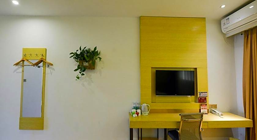 GreenTree Inn Dalian North Railway Station Express Hotel