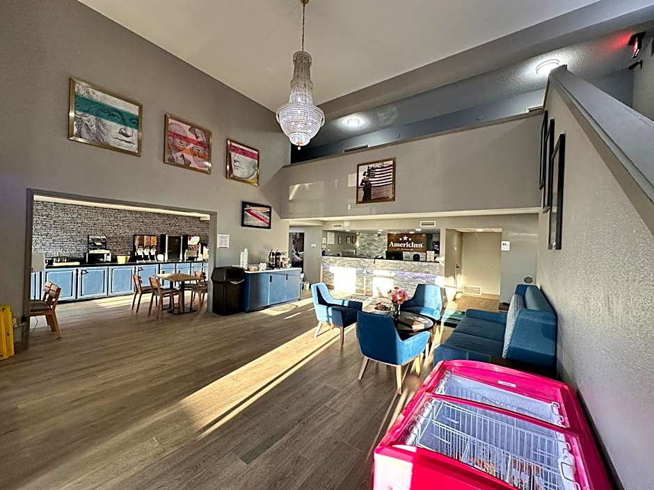 AmericInn by Wyndham Reedsburg