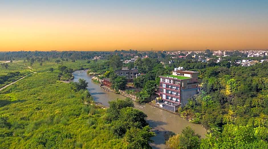 Sukoon by the Ganges - Unit of Perfectstayz Group