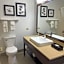 Country Inn & Suites by Radisson, Elgin, IL