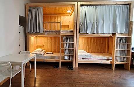 7brunnen Hostel Beds & Rooms