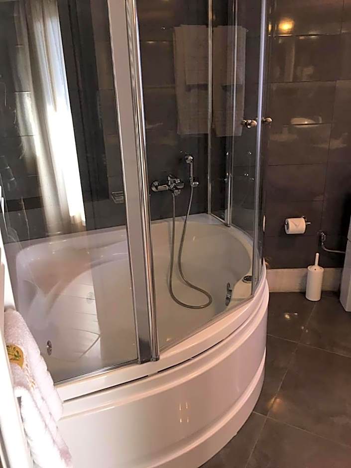 Ellinon Thea Arachova