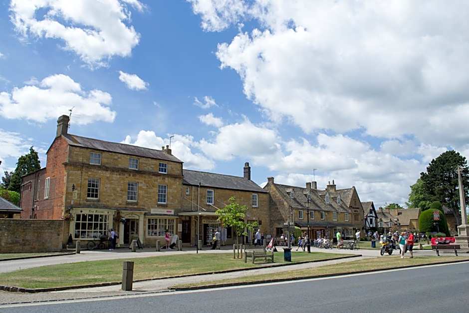 Crown and Trumpet Inn