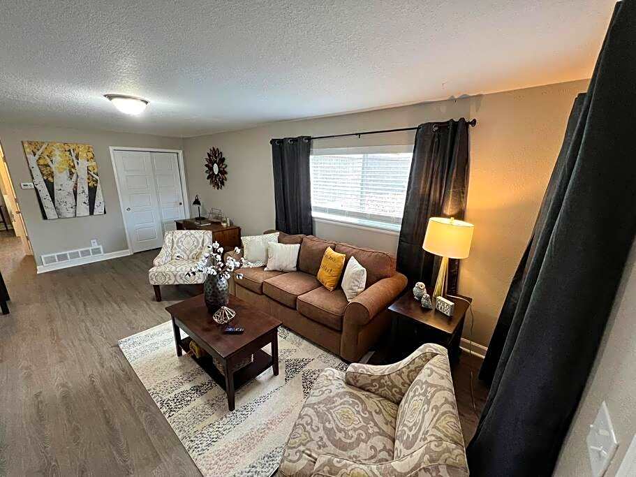 Spacious Westminster 2bd/1ba
