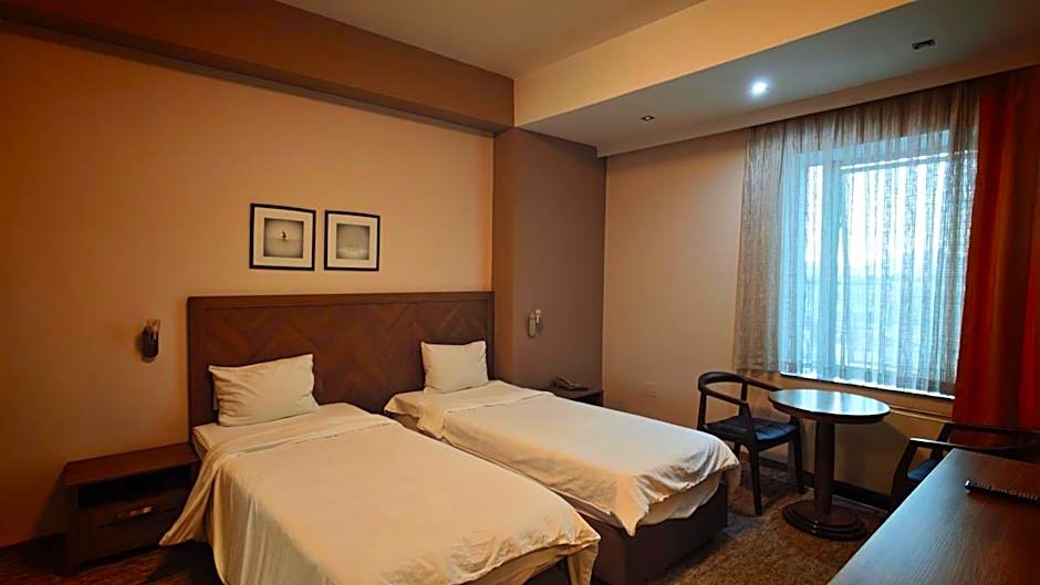 Hotel Emka