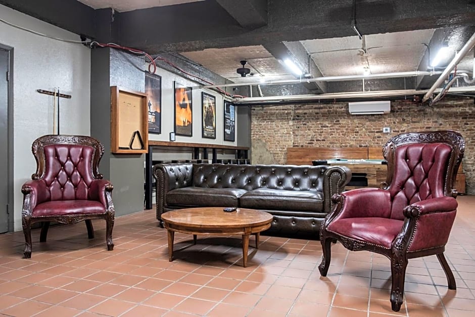 Gardner Hotel