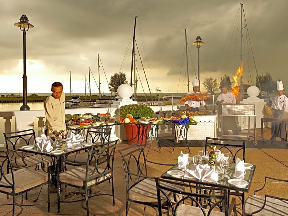 Avillion Admiral Cove Hotel