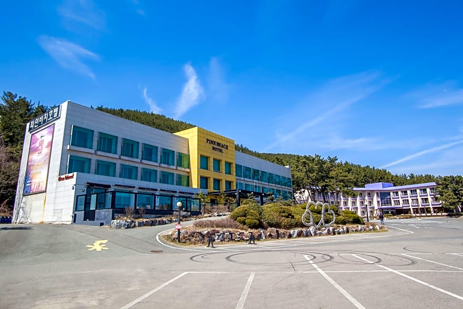 Pinebeach Hotel