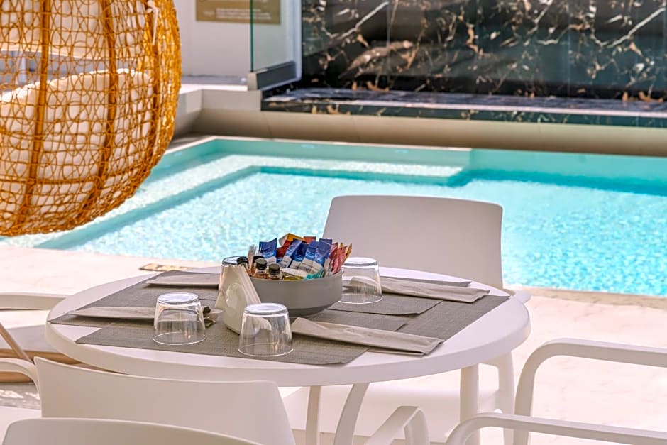 Nikon Boutique Hotel