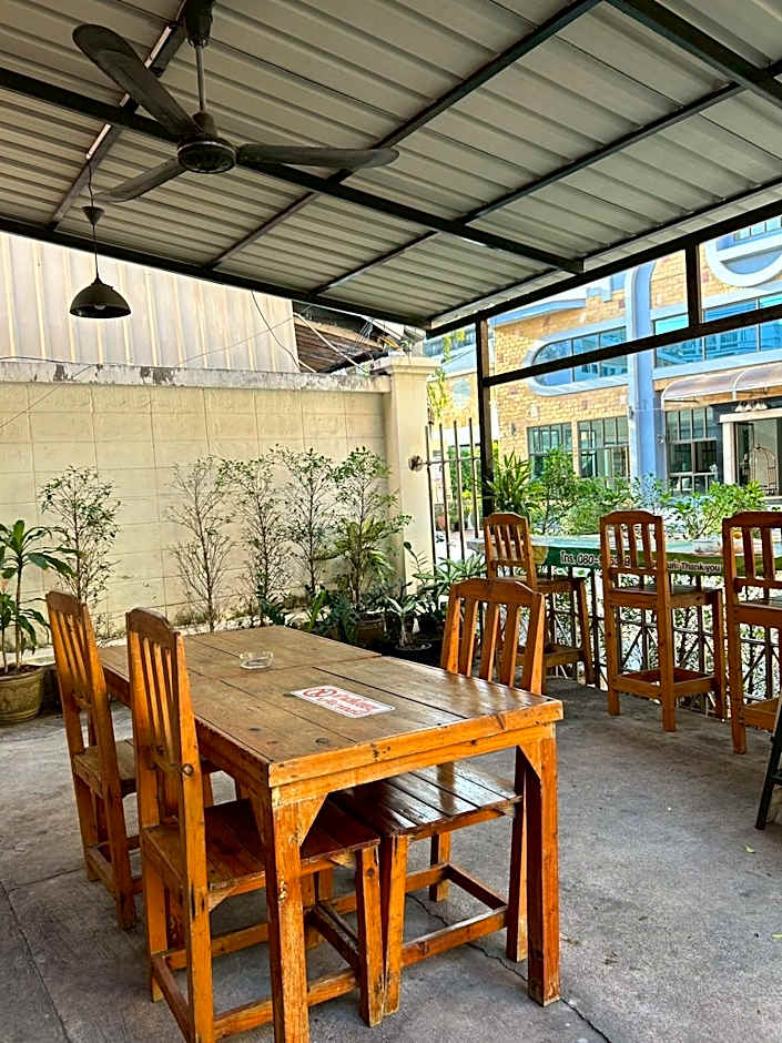 Soi 5 Apartment