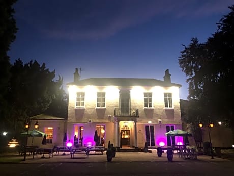 THE ELMS HOTEL