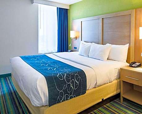 King Suite Ocean Front with Sofa Bed - Non-Smoking