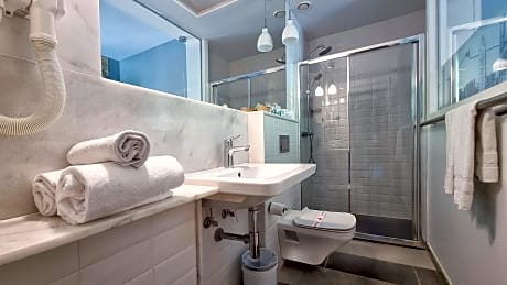 DOUBLE or TWIN EXTERIOR COMFORT WITH VIEW