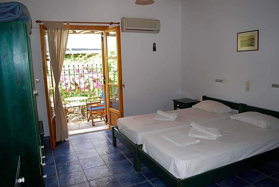 Siroco's Rooms And Studios