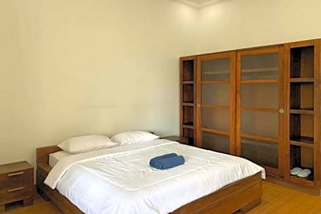 Rumah Singgah Syariah Lombok Near RSUD Dr. R. Soedjono Selong RedPartner