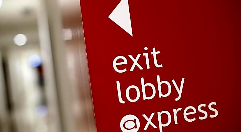 Amaris Hotel Season City