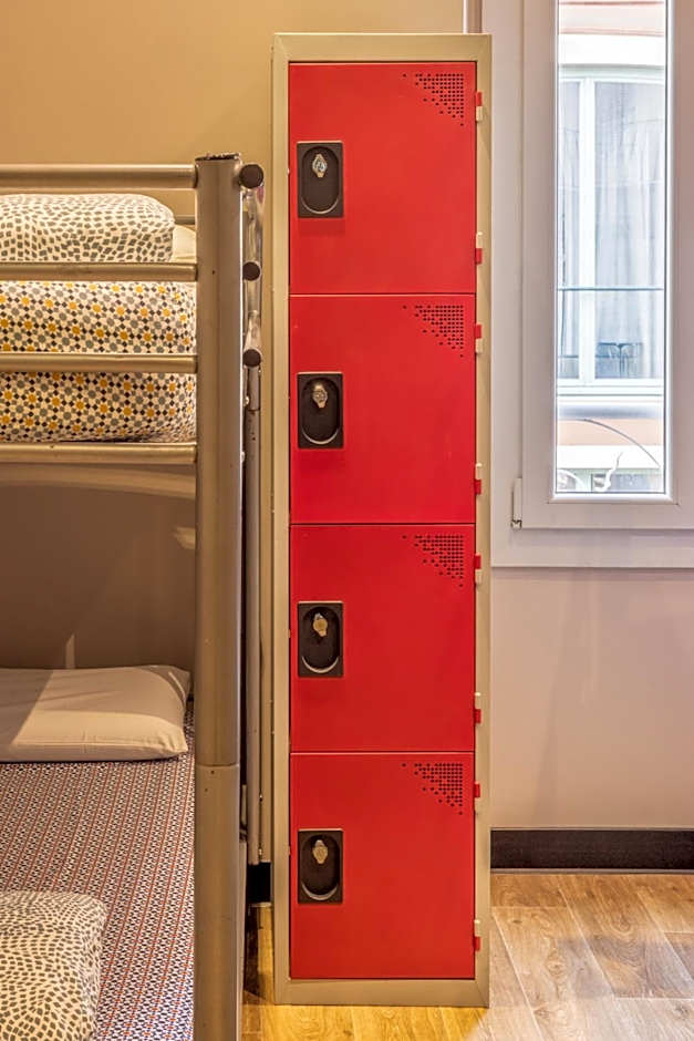 Villa Saint Exupery Beach Hostel