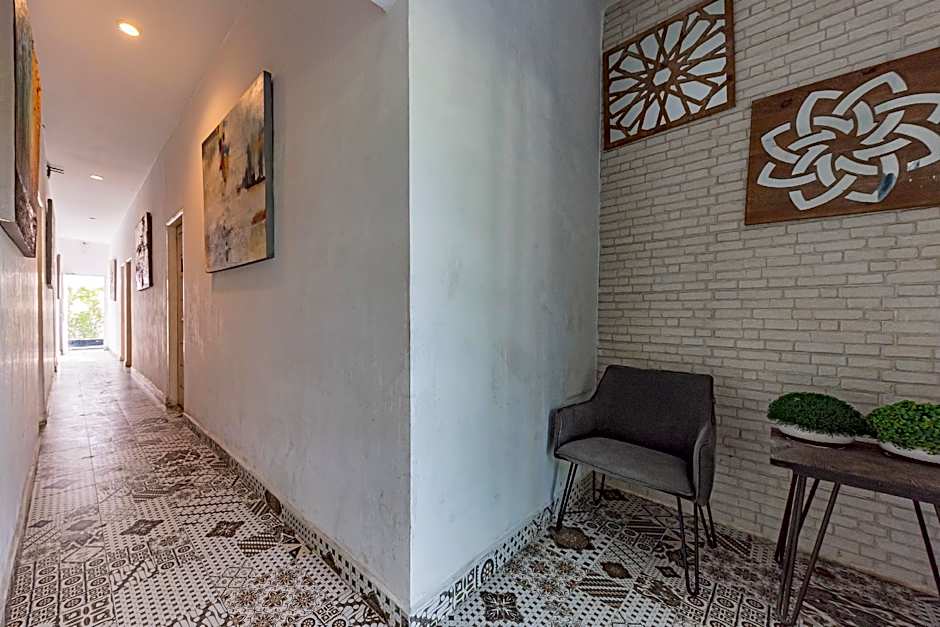 RedDoorz Plus near UNIMED Medan