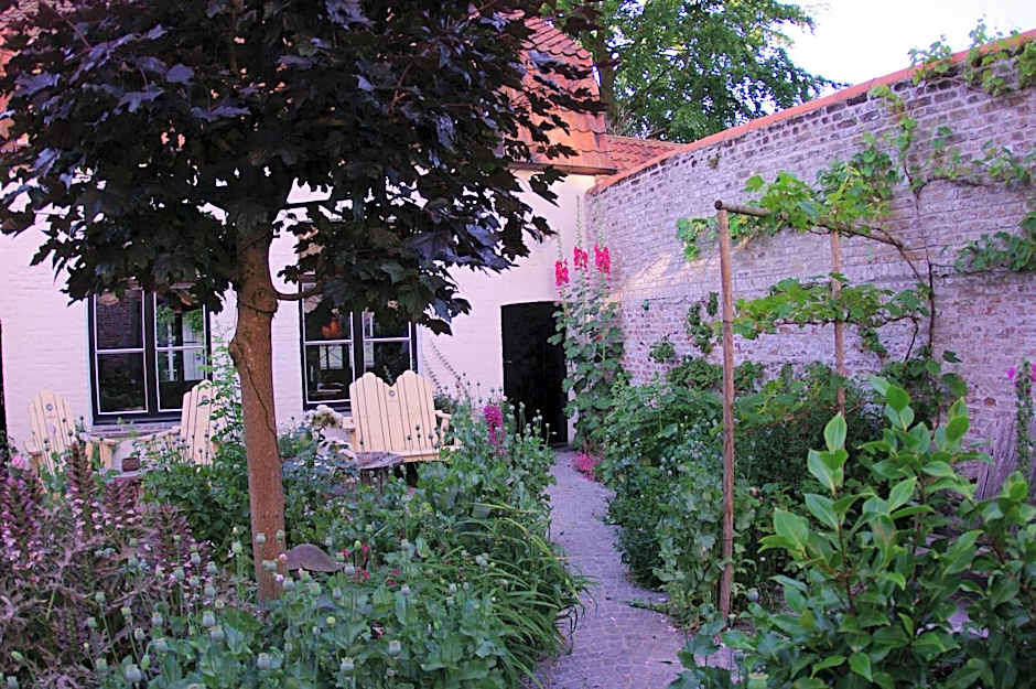 B&B Canal Deluxe