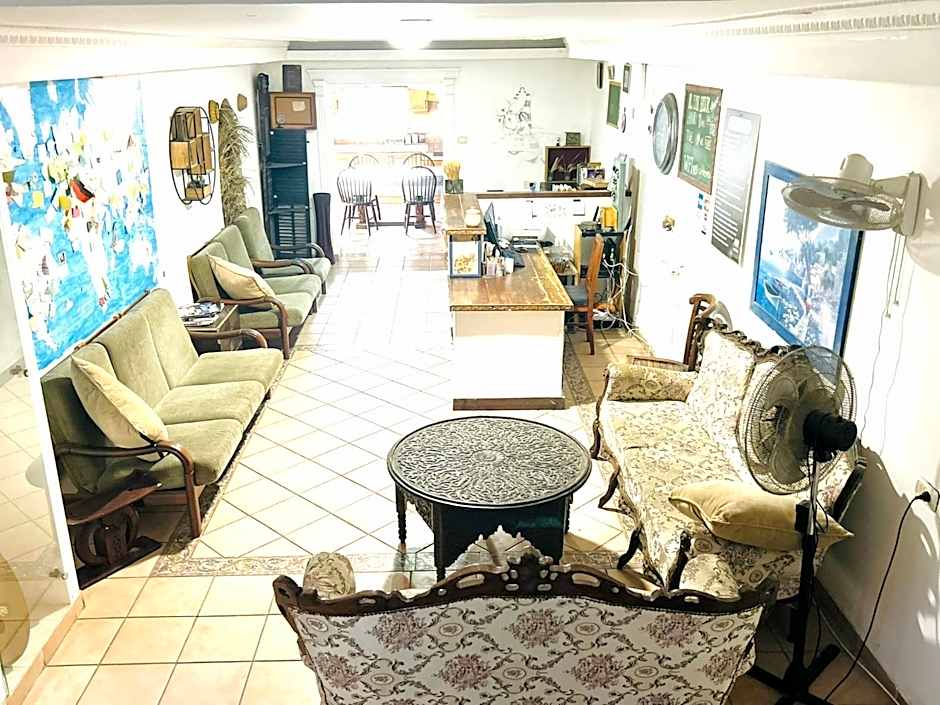 Al Yakhour Hostel