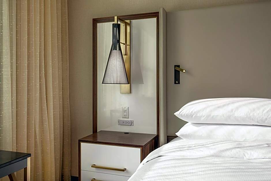 DoubleTree By Hilton Youngstown Downtown