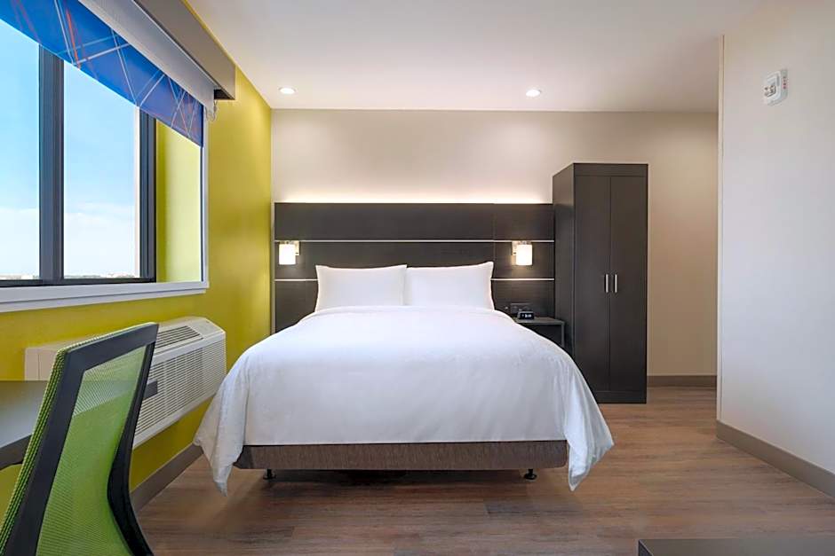 Holiday Inn Express Jamaica - JFK AirTrain - NYC By IHG