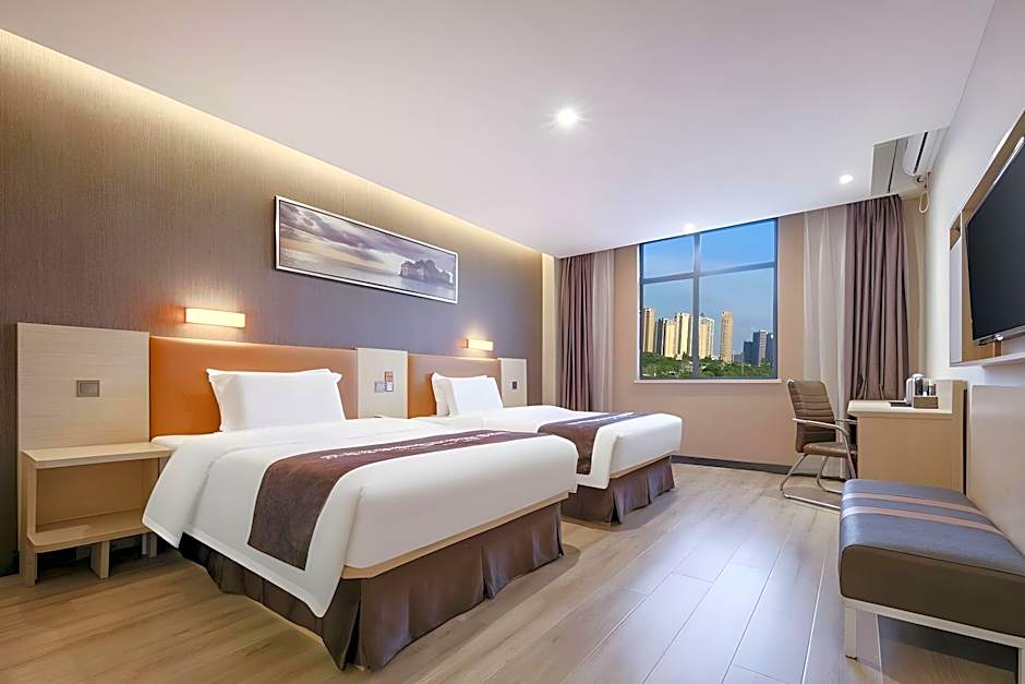 7 Days Premium Wuhan Caidian Square Branch