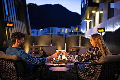 Holiday Inn Express And Suites Queenstown By IHG