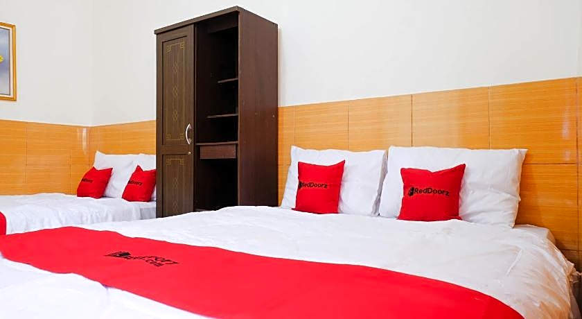 RedDoorz near STAB Syailendra Kopeng