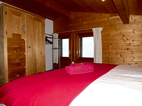 Economy Double or Twin Room with Private Bathroom