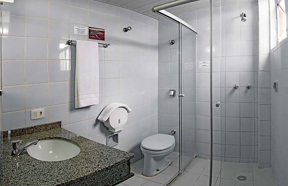 Lira Hotel