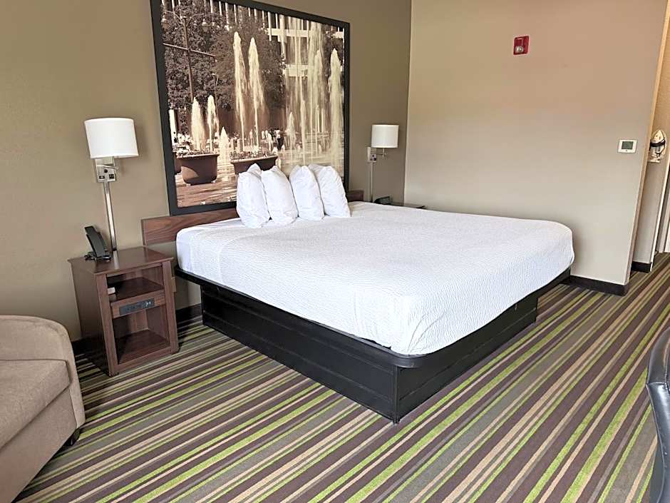 Harmony Hotel, Hernando