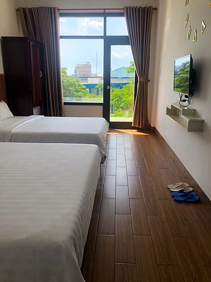 MOON HOTEL