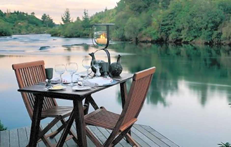 Huka Lodge, Beckons