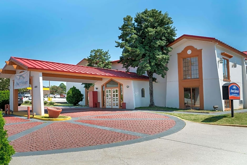 Howard Johnson by Wyndham Atlanta College Park