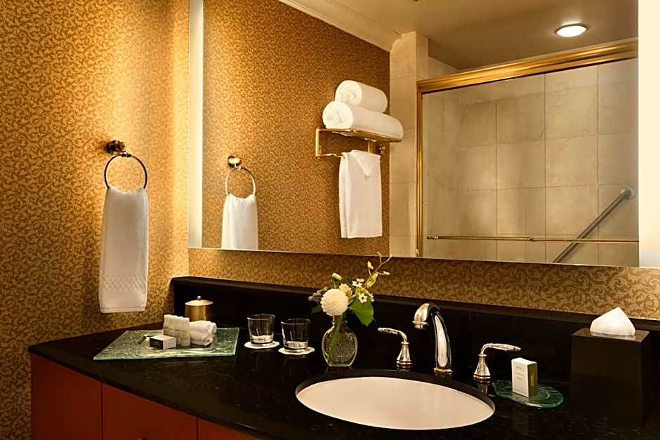 Hotel Le Soleil by Executive Hotels