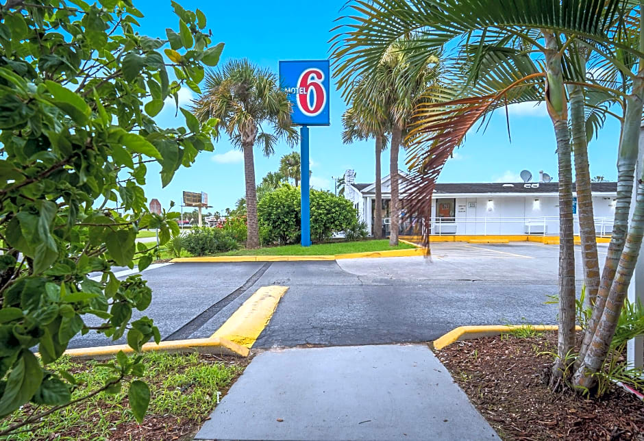 Motel 6 Fort Myers, FL