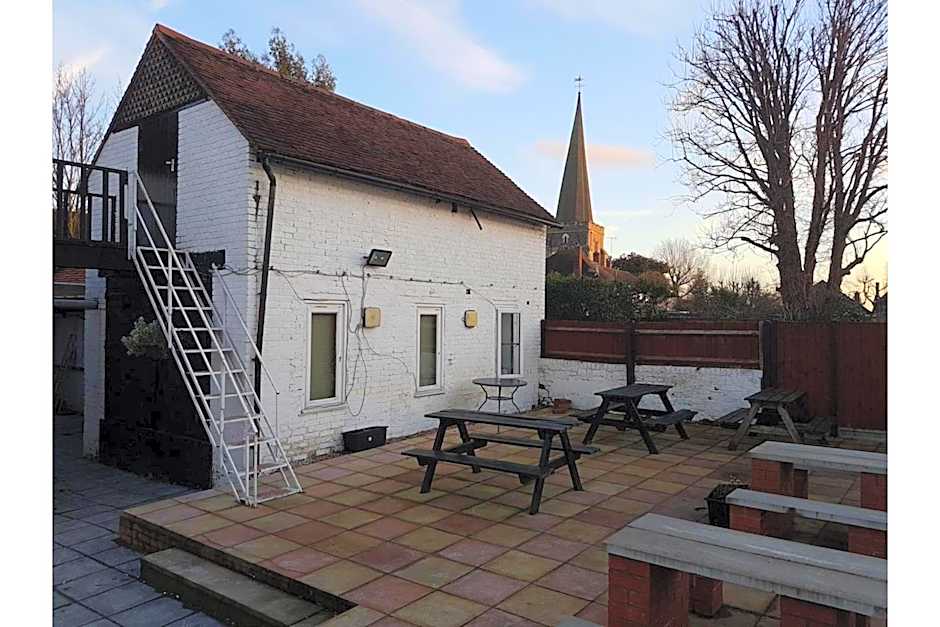 Swan Inn, Heathrow Airport