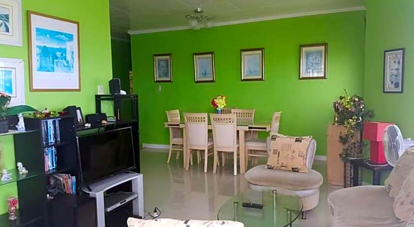 Serdena Homestay Fronting Cuatro Islas