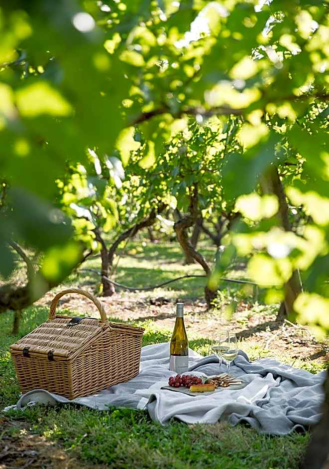 Lancemore Lindenderry Red Hill