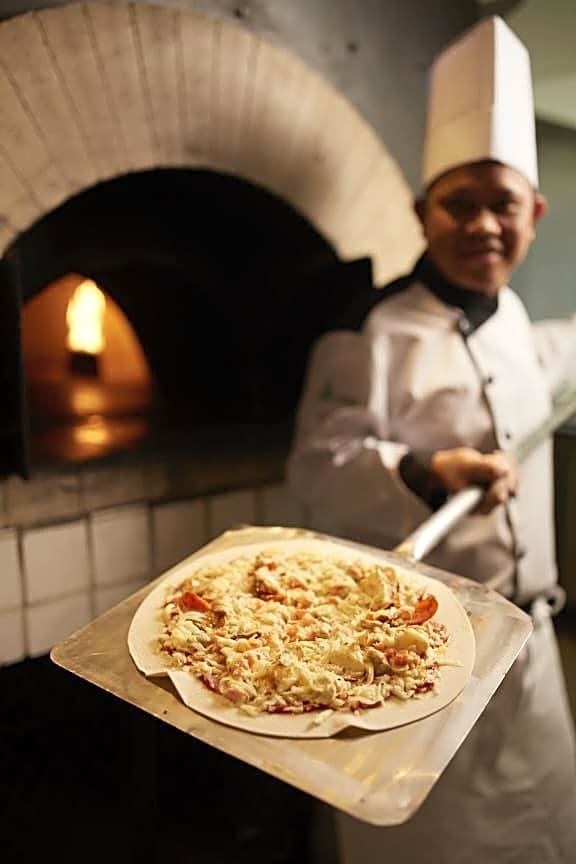 Narai Hotel (SHA Extra Plus)