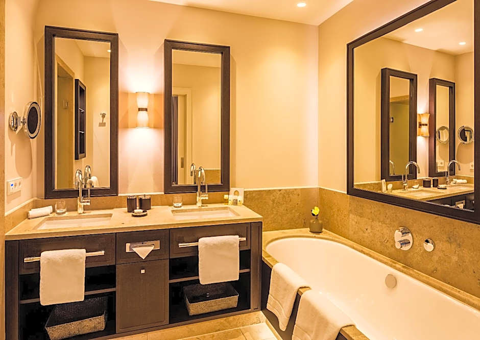 Photo 1 of 10 of Suite