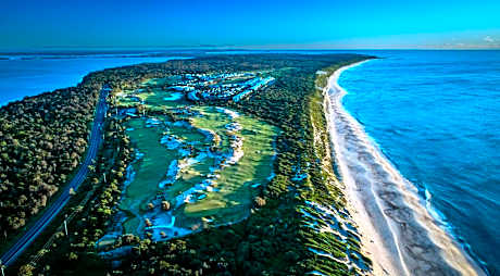 Pullman Magenta Shores Resort