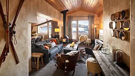 The Very Large Suite with Balcony with High Tea (dec-april)