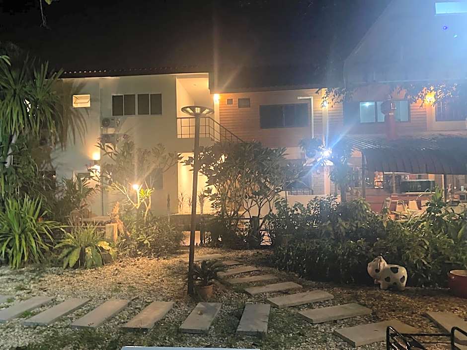 จอมเมือง Motel